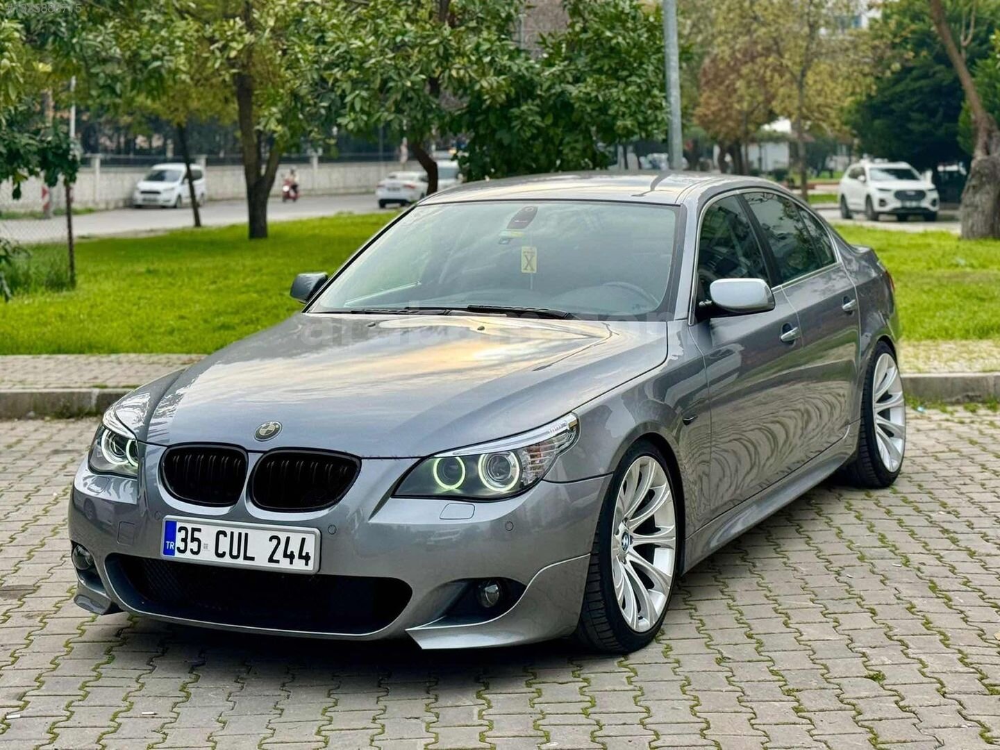 Galeriden BMW 5 Serisi 520i Standart 2004 Model İzmir 141.880 km Gri 2
