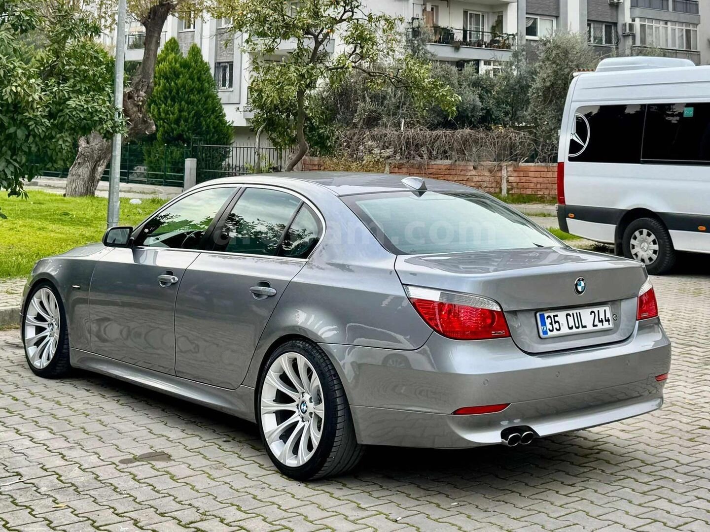 Galeriden BMW 5 Serisi 520i Standart 2004 Model İzmir 141.880 km Gri 7