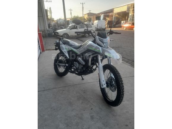Şahlar motor'dan Cf moto 2026 dual 250 cross