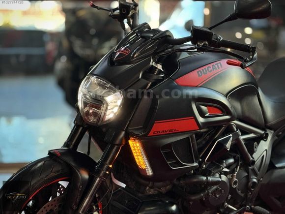 NEV AUTO'dan DUCATİ DİAVEL DARK 2015 ÇOK TEMİZ