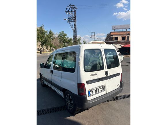 OTOMOBİL RUHSATLI BERLİNGO