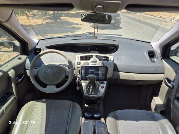 Sahibinden Renault Scenic 1.6 Privilege 2006 Model