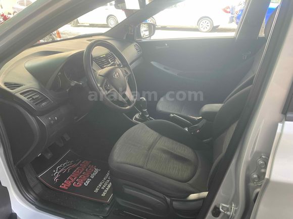 Sahibinden Hyundai Accent Blue 1.6 CRDI Mode Plus 2015 Model 