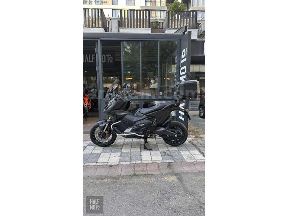 HALF MOTO 2023 HONDA XADV 750 AKRAPOVİÇ