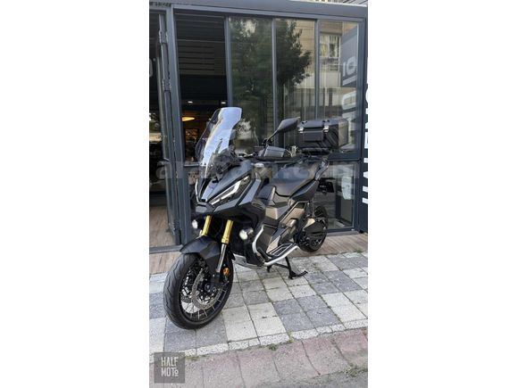 HALF MOTO 2023 HONDA XADV 750 AKRAPOVİÇ