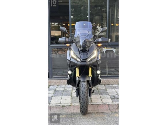 HALF MOTO 2023 HONDA XADV 750 AKRAPOVİÇ