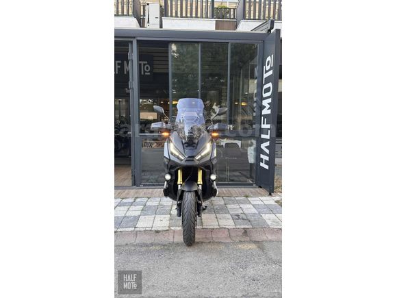 HALF MOTO 2023 HONDA XADV 750 AKRAPOVİÇ