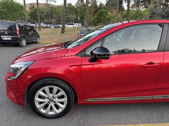 Hatasız!! 2023 Renault Clio 1.0 TCe Touch 6.500 KM