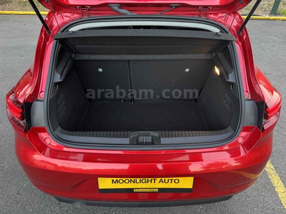 Hatasız!! 2023 Renault Clio 1.0 TCe Touch 6.500 KM