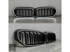BMW G30 LCİ MAKYAJLI M5 LED IŞIKLI PANJUR BÖBREK P.SİYAH TAİWAN
