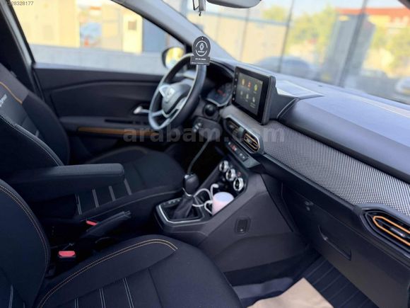 ADANZY AUTO'dan 2021M DACİA BOYASIZ 37 BİN KM