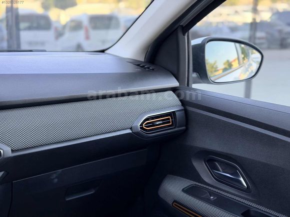 ADANZY AUTO'dan 2021M DACİA BOYASIZ 37 BİN KM