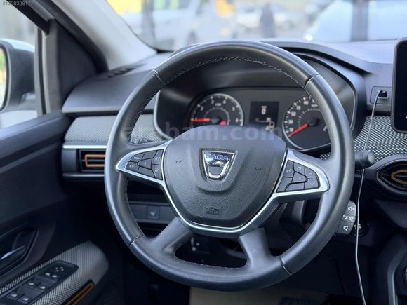 ADANZY AUTO'dan 2021M DACİA BOYASIZ 37 BİN KM