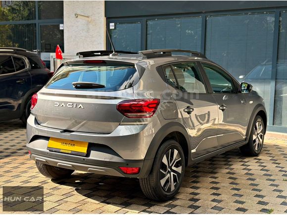 HUN CAR-2025 SANDERO STEPWAY EXPRESSİON GSR2 34.750KM BOYASIZ