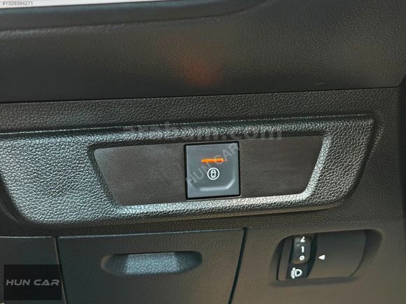 HUN CAR-2025 SANDERO STEPWAY EXPRESSİON GSR2 34.750KM BOYASIZ