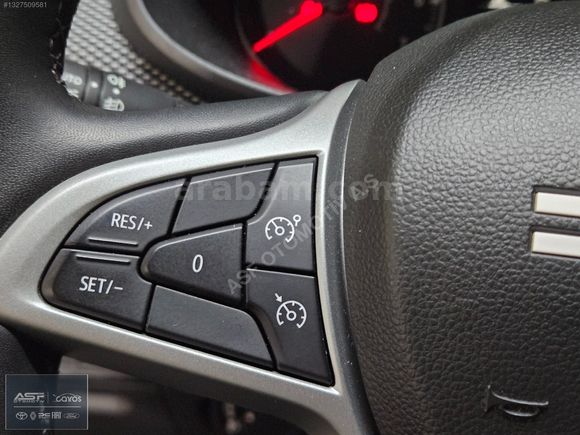 ASF Renault'tan 2024 Stepway Oto. Sunroof Expression Orj-Takas