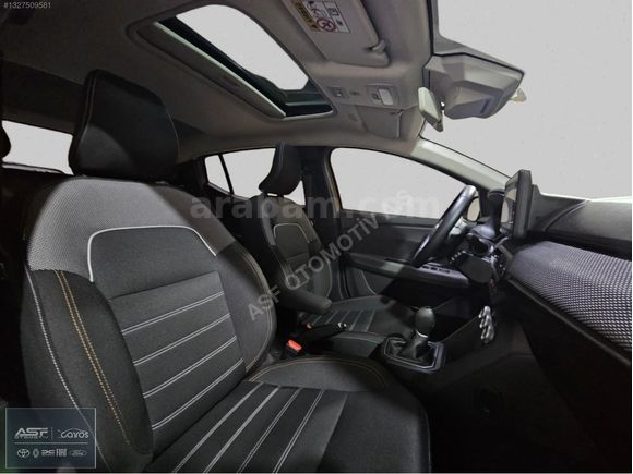 ASF Renault'tan 2024 Stepway Oto. Sunroof Expression Orj-Takas