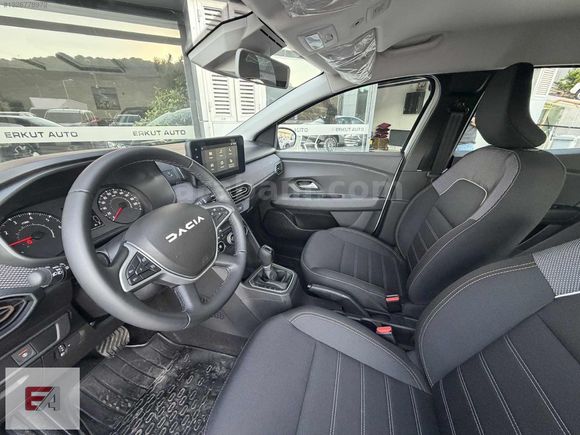 ERKUT AUTO DAN SANDERO STEWAY 1.0 TCE OTOMATİK EXPRESİON HATASIZ
