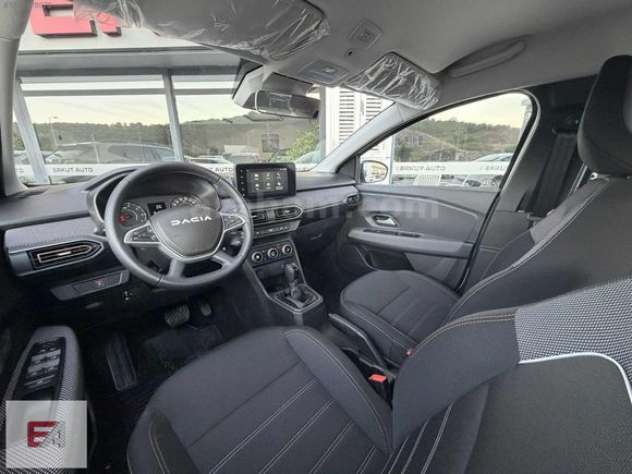 ERKUT AUTO DAN SANDERO STEWAY 1.0 TCE OTOMATİK EXPRESİON HATASIZ
