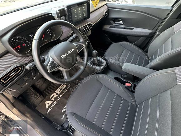 ares'den 2025 DACİA SSTEPWAY 1.0TCE EXPRESSİON SUNROOFLU BOYASIZ