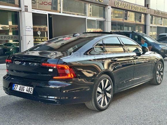 2023 volvo T8 s90