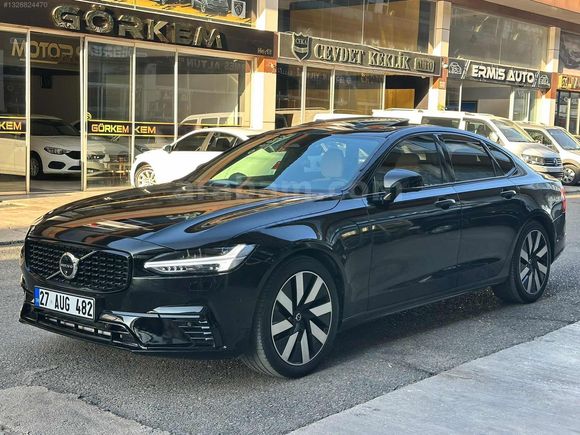 2023 volvo T8 s90