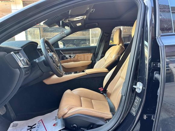 2023 volvo T8 s90