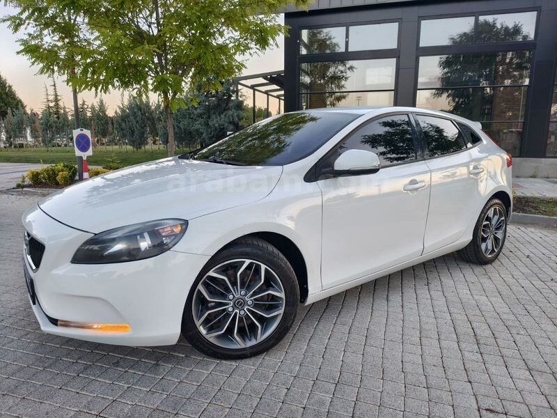 Galeriden Volvo V40 1.5 Momentum 2016 Model Eskişehir 191.000 km Beyaz