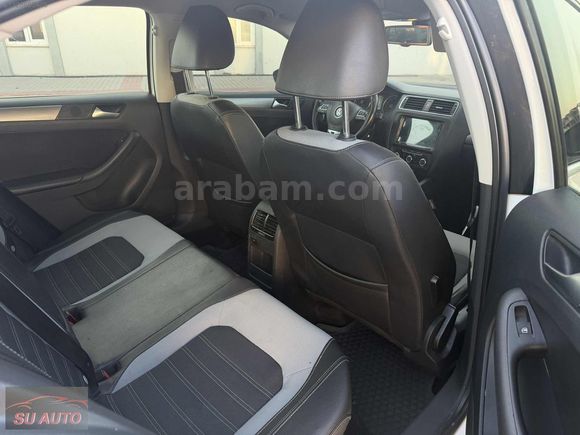 2013 DEGİŞENSİZ ORJİNAL KM OTOMATİK JETTA