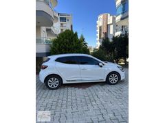 2021 CLIO JOY OTOMATİK 83000 KMDE TESLA EKRAN