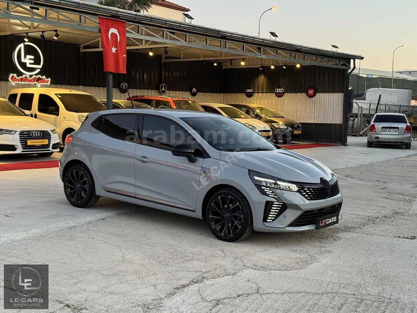 Galeriden Renault Clio 1.0 TCe Techno Esprit Alpine 2024 Model Afyonkarahisar 20.000 km Gri 2