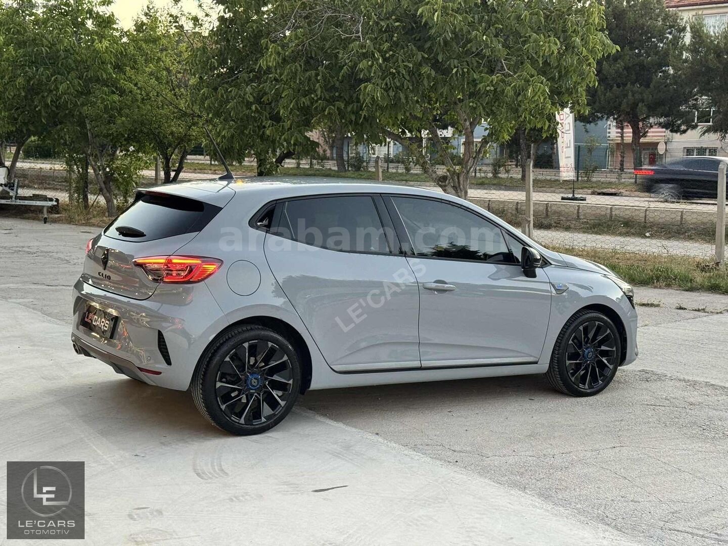 Galeriden Renault Clio 1.0 TCe Techno Esprit Alpine 2024 Model Afyonkarahisar 20.000 km Gri 4