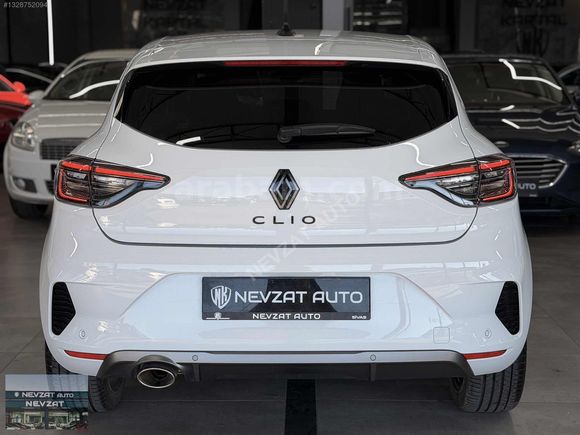 12 BİN KM'DE 2025 CLİO TECHNO ESPRİT ALPİNE 1.0 TCe BEYAZ