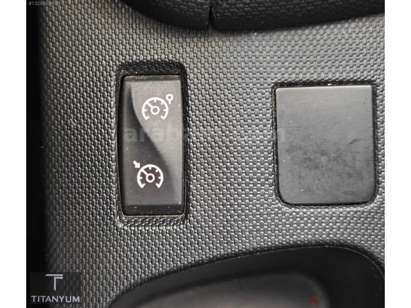 TİTANYUM OTOMOTİV 2015 RENAULT CLİO 1.2 16V TOUCH 72binKM