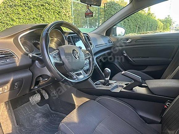 AUTO TİCARET 2018 MEGANE 185KM GERİ GÖRÜŞ KAMERA FUL PAKET TOUCH