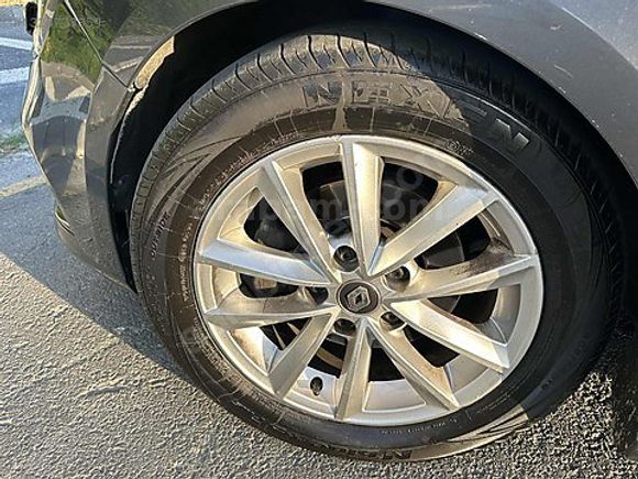 AUTO TİCARET 2018 MEGANE 185KM GERİ GÖRÜŞ KAMERA FUL PAKET TOUCH
