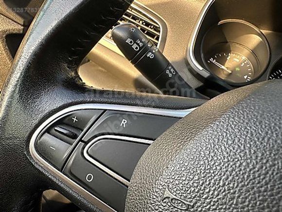 AUTO TİCARET 2018 MEGANE 185KM GERİ GÖRÜŞ KAMERA FUL PAKET TOUCH