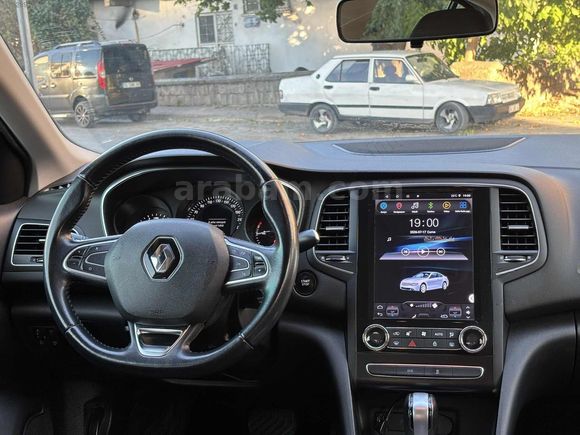 GLC MOTORS 1.5DCİ TOUCH PLUS EDC TESLA EKRAN TERTEMİZ