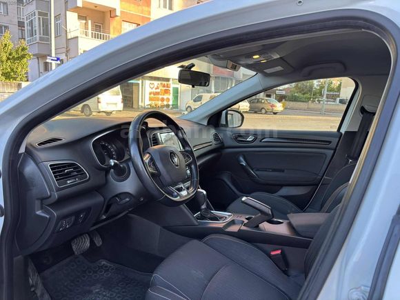 GLC MOTORS 1.5DCİ TOUCH PLUS EDC TESLA EKRAN TERTEMİZ