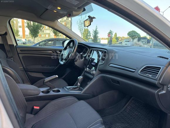 GLC MOTORS 1.5DCİ TOUCH PLUS EDC TESLA EKRAN TERTEMİZ