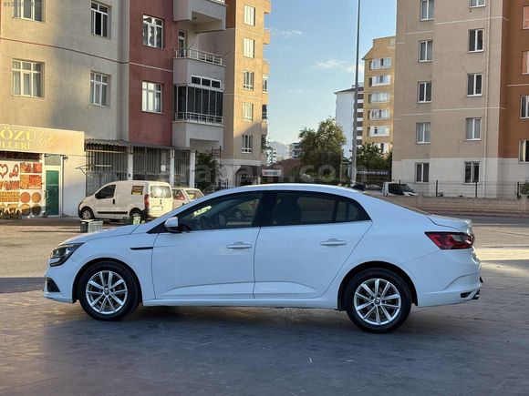 GLC MOTORS 1.5DCİ TOUCH PLUS EDC TESLA EKRAN TERTEMİZ