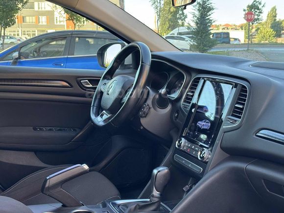 GLC MOTORS 1.5DCİ TOUCH PLUS EDC TESLA EKRAN TERTEMİZ