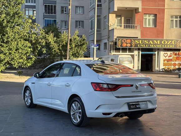 GLC MOTORS 1.5DCİ TOUCH PLUS EDC TESLA EKRAN TERTEMİZ