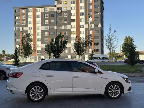 GLC MOTORS 1.5DCİ TOUCH PLUS EDC TESLA EKRAN TERTEMİZ