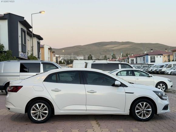 2019 MODEL 184000 KİLOMETREDE RENAULT MEGANE 1.5DCI TOUCH