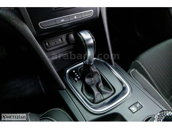 140000 km DİZEL OTOMATİK 1 PARÇA BOYALI MEGAN