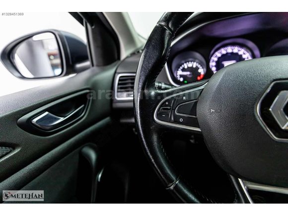 140000 km DİZEL OTOMATİK 1 PARÇA BOYALI MEGAN