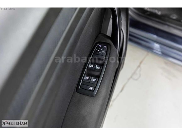 140000 km DİZEL OTOMATİK 1 PARÇA BOYALI MEGAN