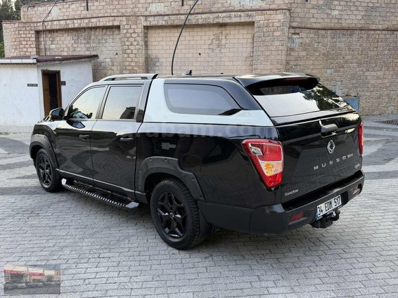 2021 HATASİZ 53 BİNDE AKSESUARLİ CEKİ DEMİRLİ 4X4