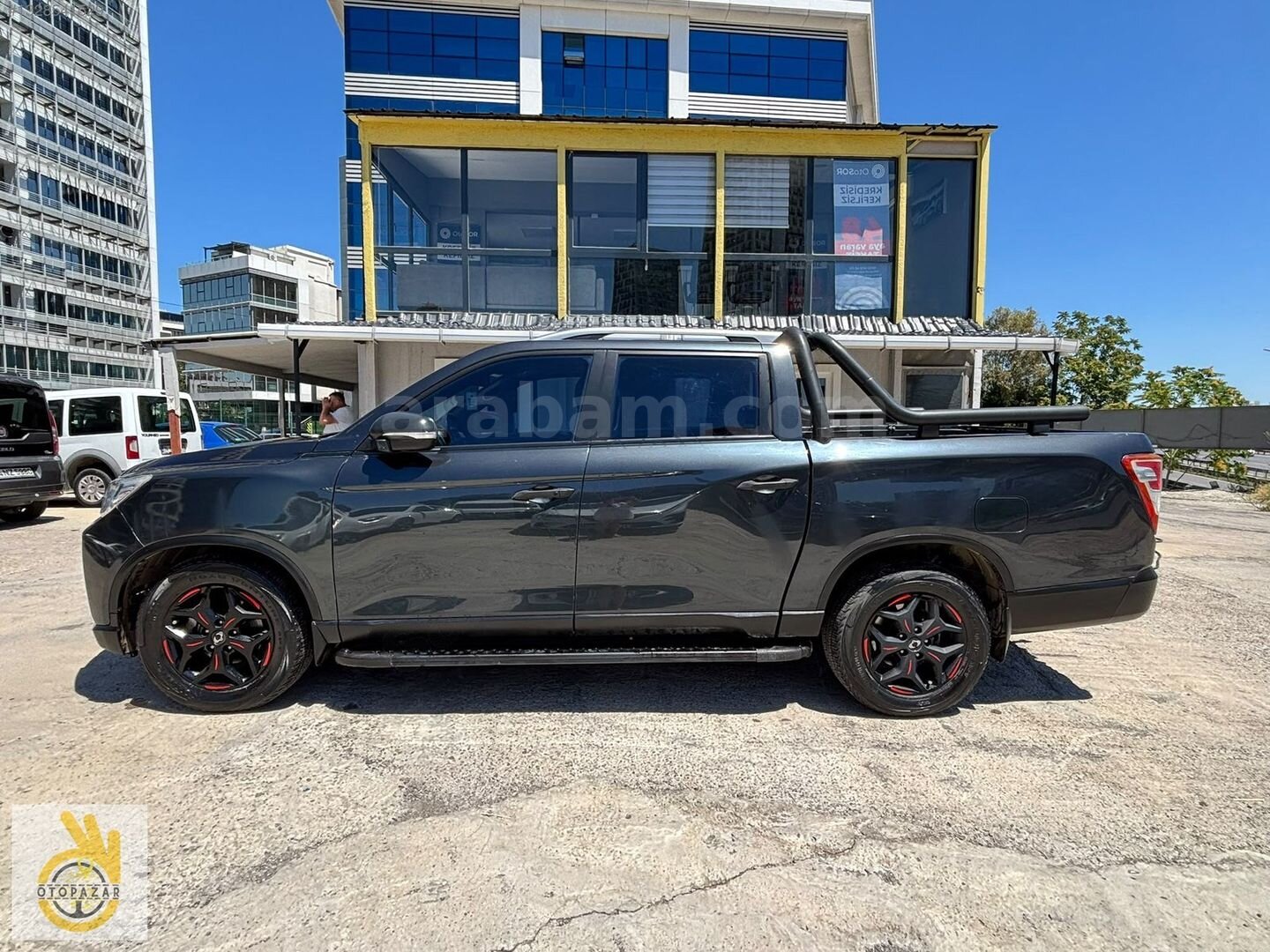 Galeriden KGM SsangYong Musso Grand 2.2 D Platinum 2022 Model İstanbul 104.000 km Gri 2